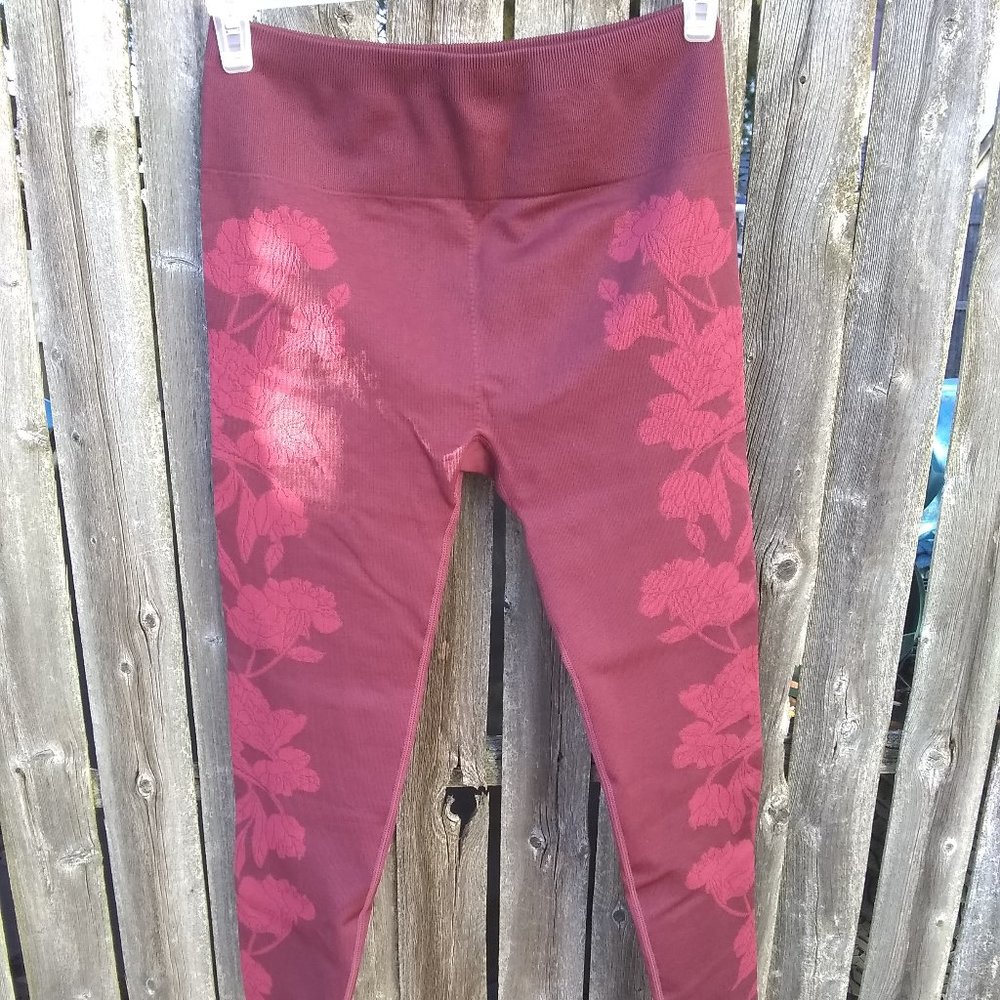 Fabletics High-Waisted Seamless Floral Leggings